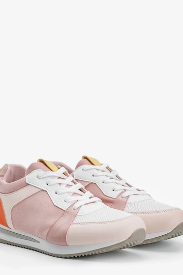 Weiße Schuhe mit gelben Einsätzen, „Ellen" 2
