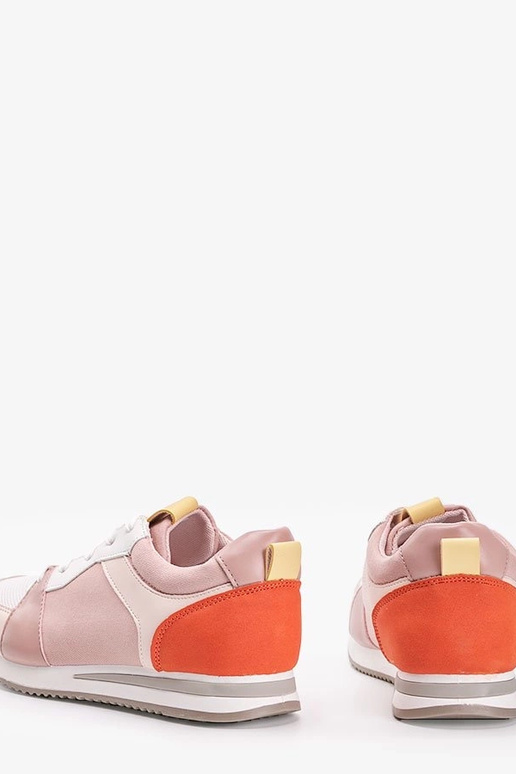 Weiße Schuhe mit gelben Einsätzen,...