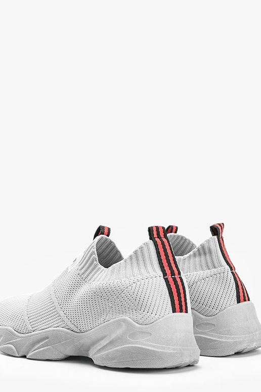 Graue Sportschuhe, „Justice"