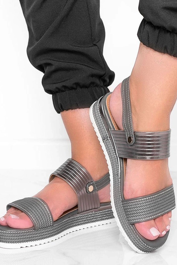 Graue Sandalen auf dicker Sohle, „Senorita" 2