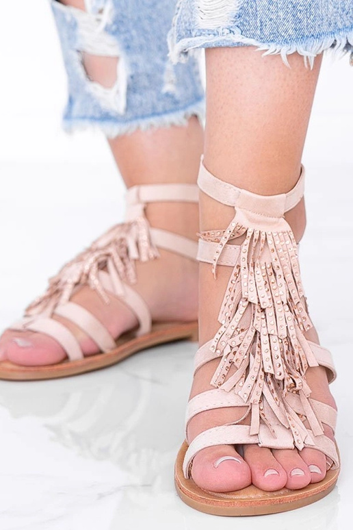 Sandfarben Sandalen mit Quasten,... Sandfarben Sandalen mit Quasten,...