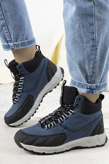 Dunkelblaue Wanderschuhe,...