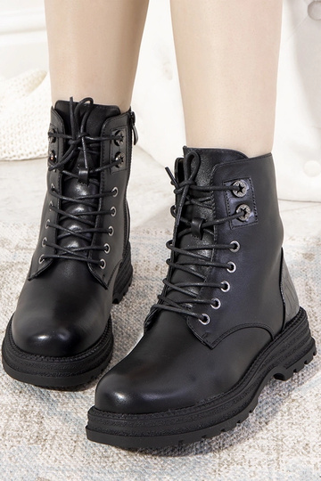 Schwarze Winterstiefeletten...