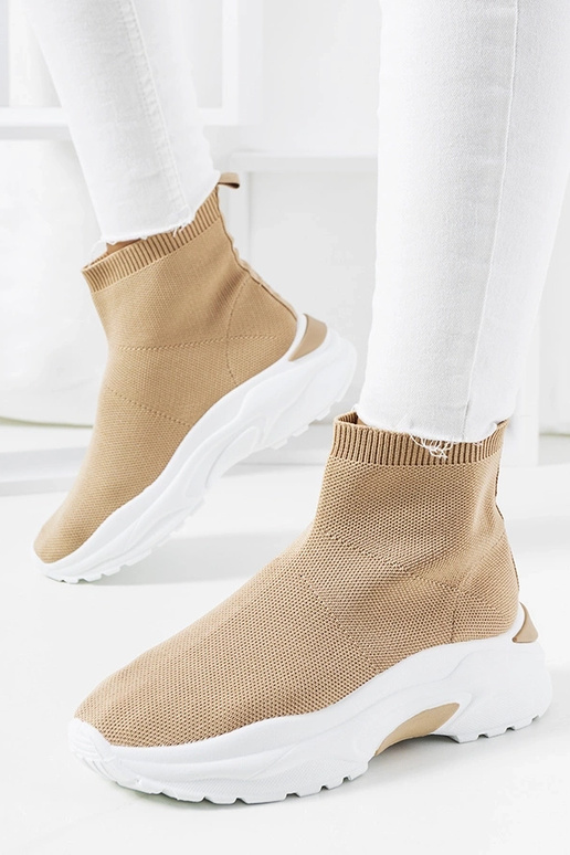 Braune hohe Sportschuhe, „Melissa" Braune hohe Sportschuhe, „Melissa"