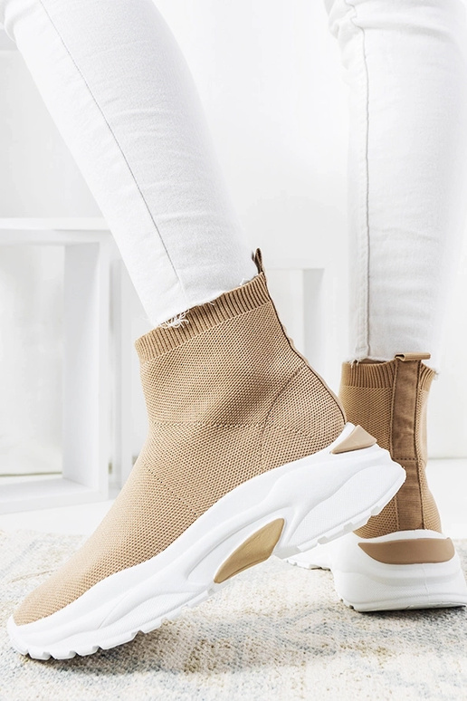 Braune hohe Sportschuhe, „Melissa" Braune hohe Sportschuhe, „Melissa"