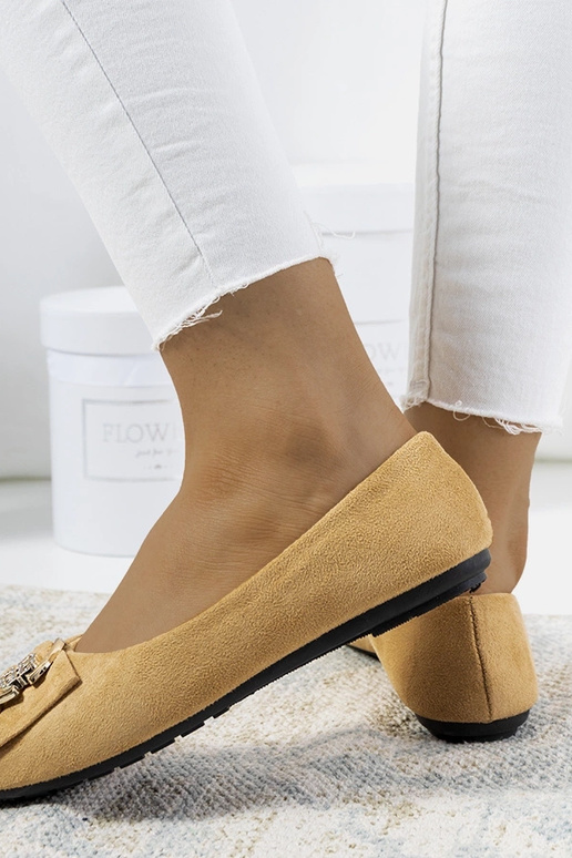 Beige Ballerinas mit Ribero-Schnalle