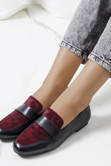 Schwarze und burgunderfarbene Kolk Damenschuhe 2