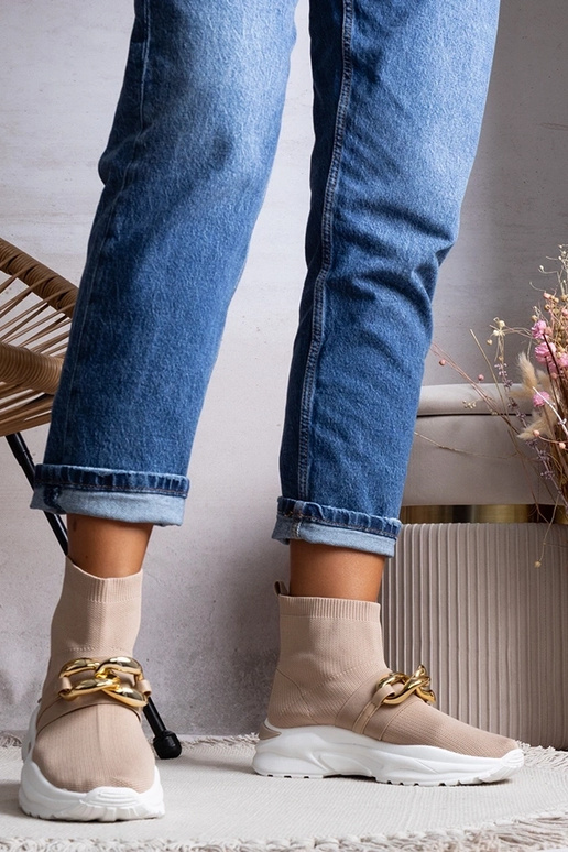 Taryn – Braune Sneaker mit Kette