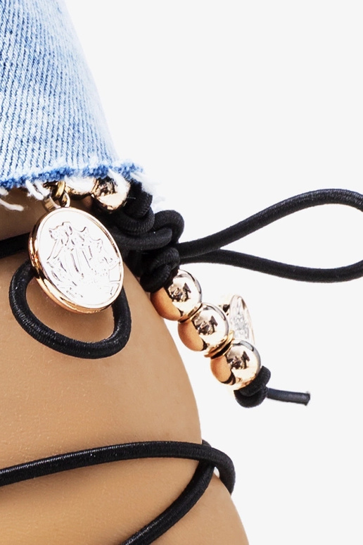 Schwarze Albertis-Sandalen aus Lackleder Schwarze Albertis-Sandalen aus Lackleder