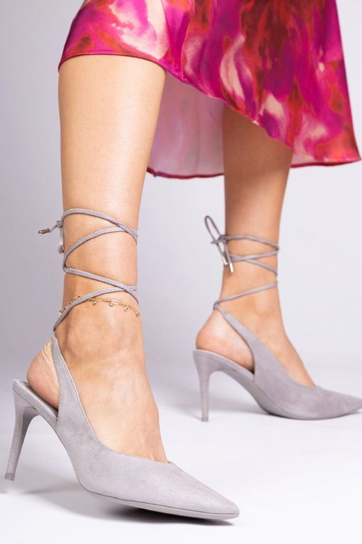 Graue Pumps mit offener Spitze von...