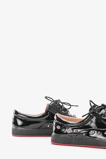 Fatna Kinder-Sneaker aus schwarzem Lackleder 2