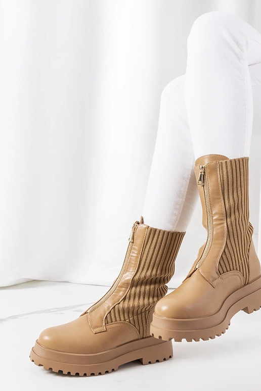 Braune Stiefeletten mit Sockenschaft...