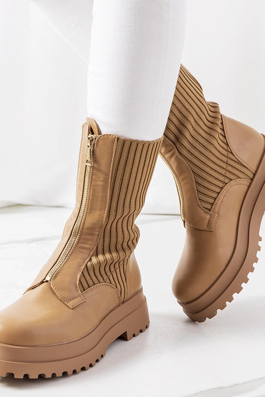 Braune Stiefeletten mit Sockenschaft...