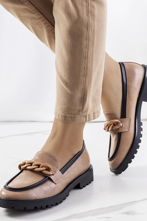 Braune Halbschuhe mit dekorativer... Braune Halbschuhe mit dekorativer...