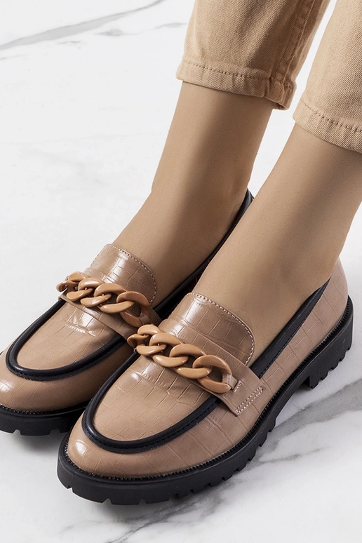 Braune Halbschuhe mit dekorativer... Braune Halbschuhe mit dekorativer...