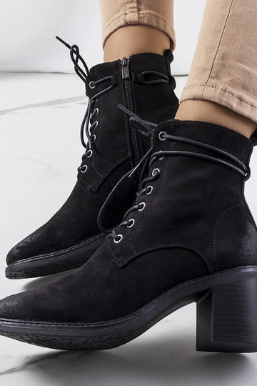 Schwarze Sanlow-Stiefeletten aus Wildleder mit Schnürung 2