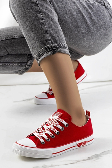 Rote klassische Sneakers...