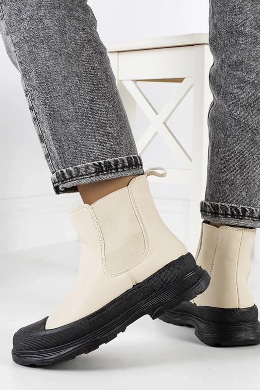 Sandfarbene Kunstleder-Stiefel Loree