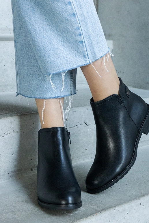 Schwarze isolierte Stiefeletten „Baida“