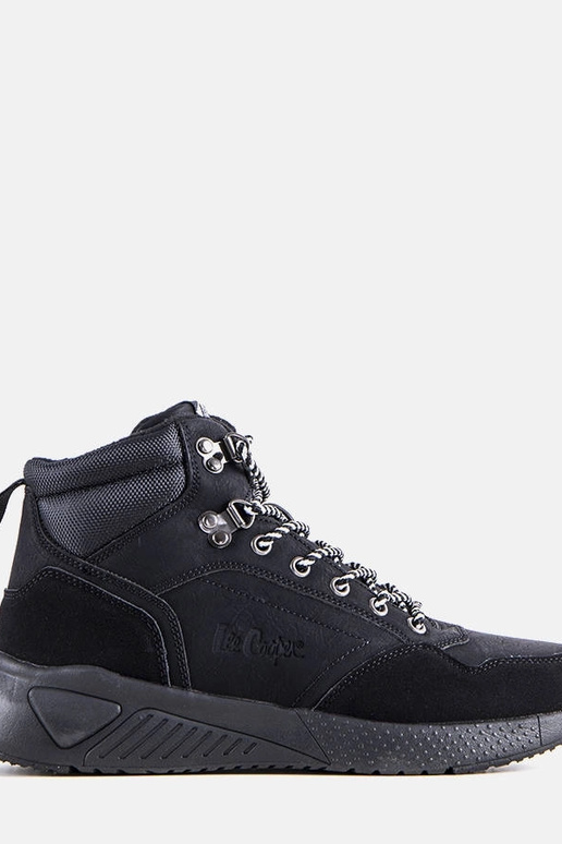 Schwarze isolierte Stiefel...