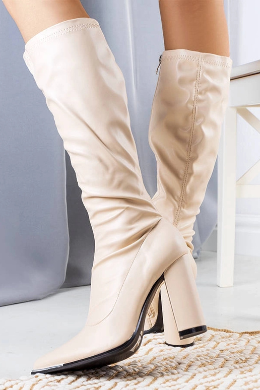 Beige Stiefeletten von Velass