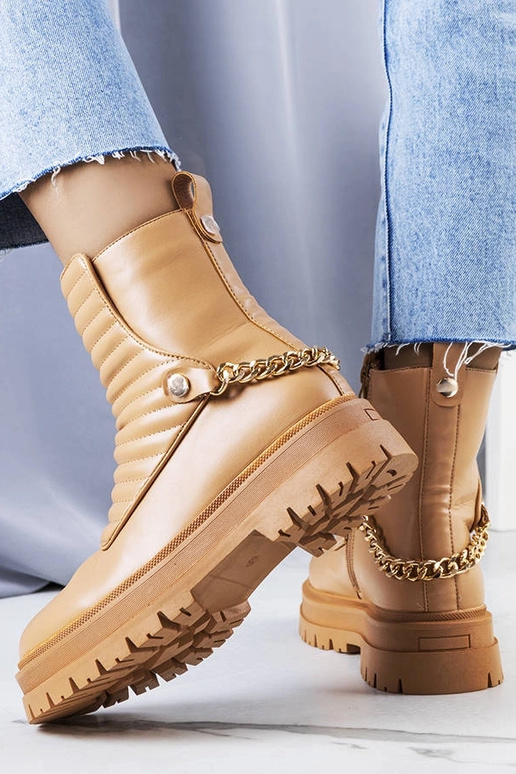 Beige isolierte Stiefeletten mit...