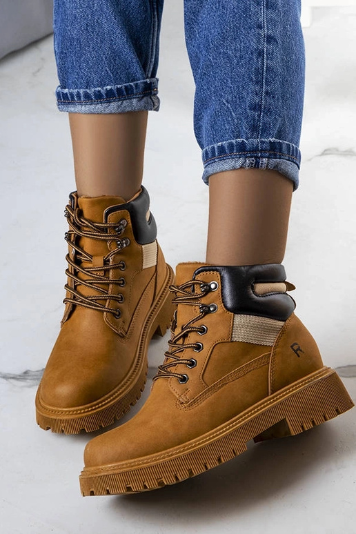 Braune isolierte Nadel-Stiefel