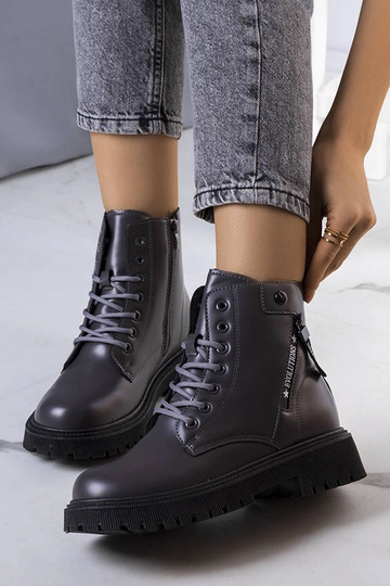 Anja graue isolierte Stiefel 2