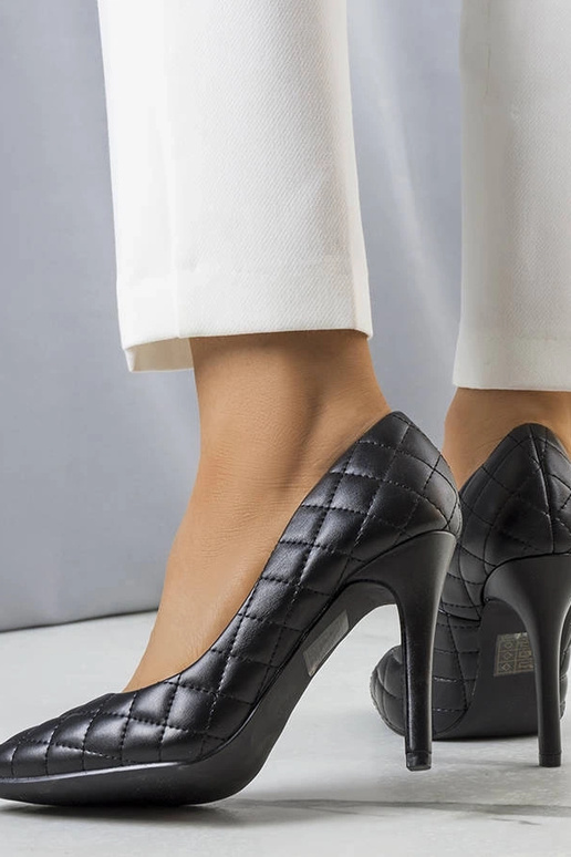 Schwarze gesteppte Pumps von Nadelia