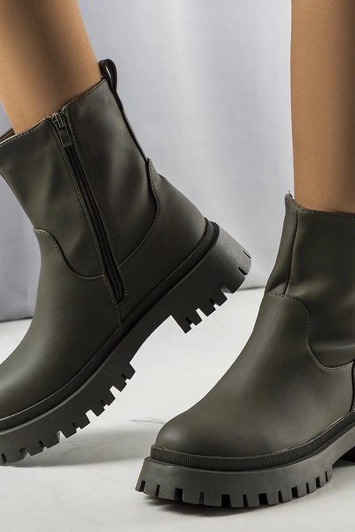 Grüne isolierte Stiefeletten Basil