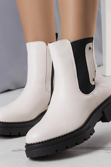 Cremefarbene isolierte...