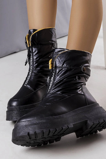 Schwarze massive... 2