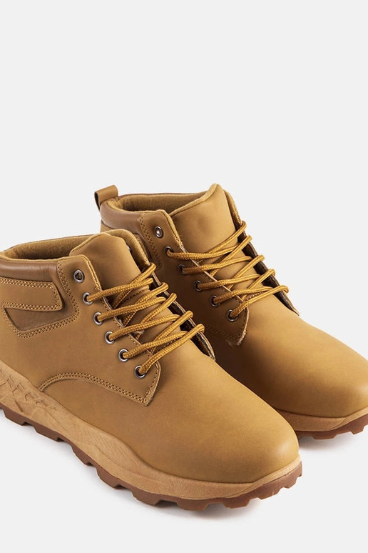 Braune isolierte Stiefel Tristen