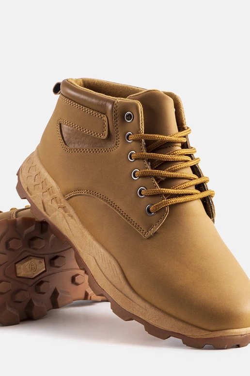 Braune isolierte Stiefel Tristen