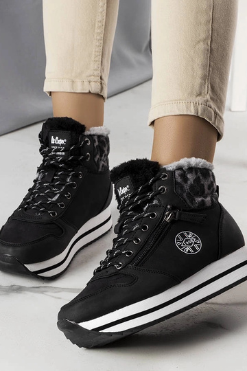 Schwarze isolierte Stiefel... 2