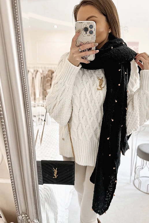 Yvonne – Schwarzer Perlenschal Yvonne – Schwarzer Perlenschal