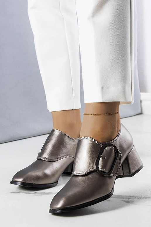 Graue Pumps mit Blockabsatz von Ailani