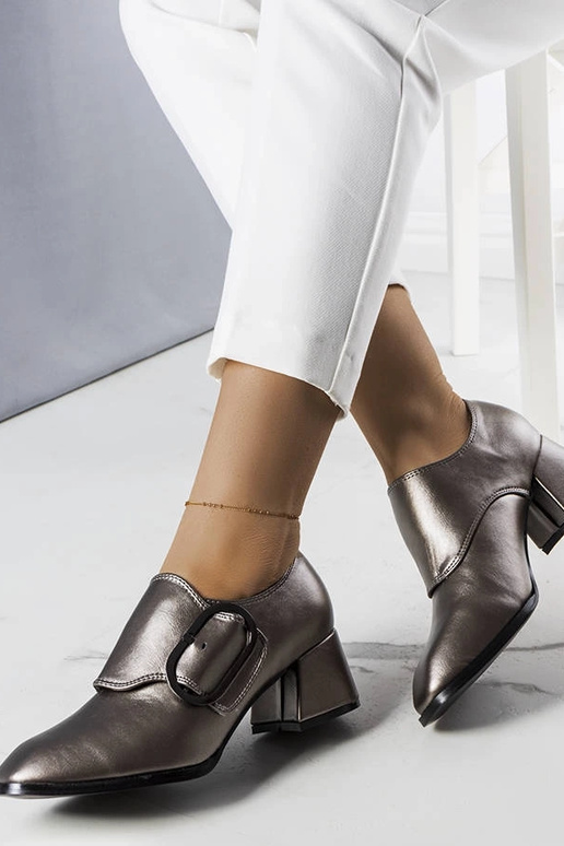 Graue Pumps mit Blockabsatz von Ailani