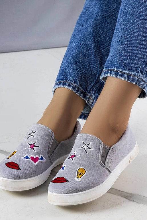 Graue Stoff-Sneaker mit Anais-Patches