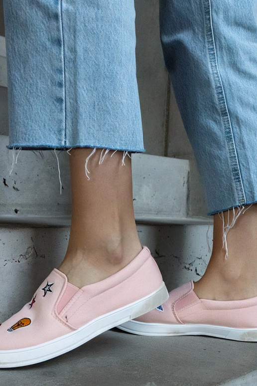 Rosa Stoff-Sneaker mit Anais-Patches