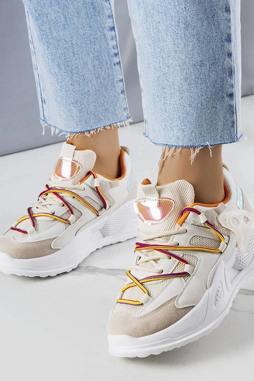 Beige Sneaker aus Materialmix „Traci“