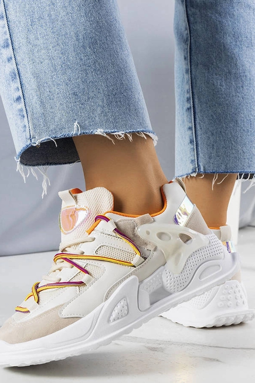 Beige Sneaker aus Materialmix „Traci“