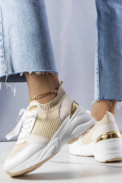 Beige Sneaker auf der Ann-Plattform