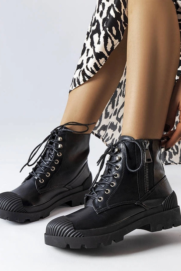 Schwarze Shell-Arbeiterinnen 2