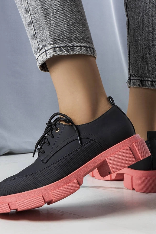 Schwarze Stiefeletten mit massiver...