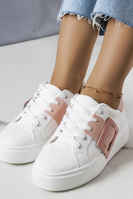 Weiße Sneaker verziert mit einer rosa...