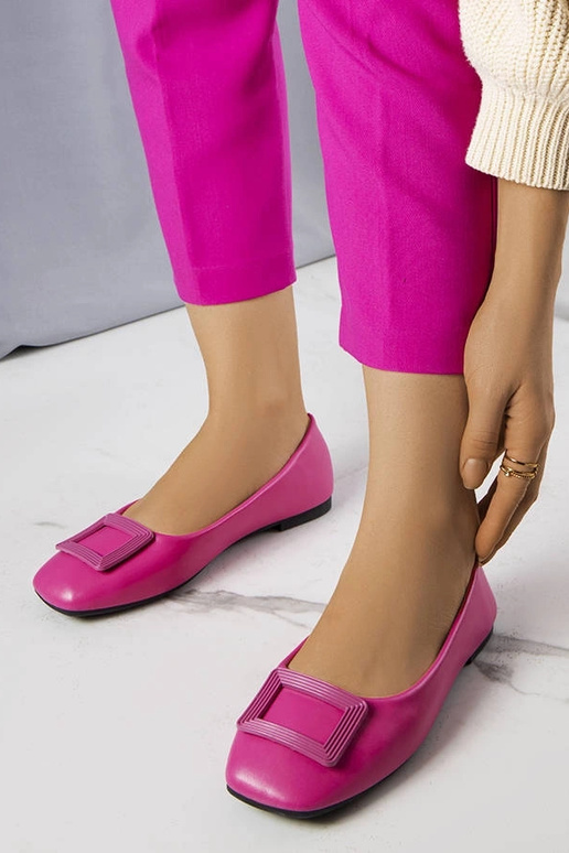 Rosa Ballerinas mit Sheller-Schnalle Rosa Ballerinas mit Sheller-Schnalle