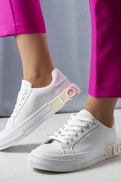 Weiße und beige Sneaker verziert mit...