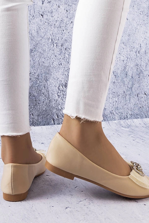 Beige Ballerinas mit Schleife und... Beige Ballerinas mit Schleife und...