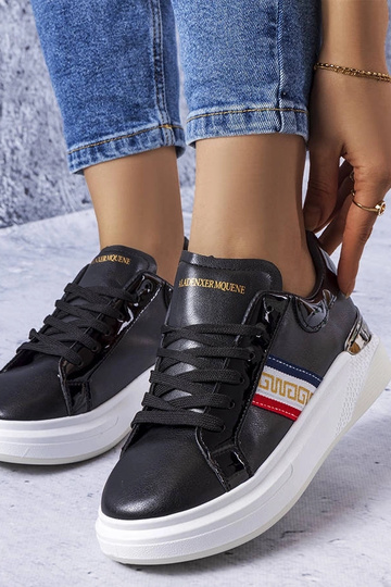 Schwarze Schuhe mit Lackledereinsätzen Annot